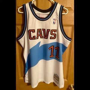 Cavs Mitchell and Ness Jersey
